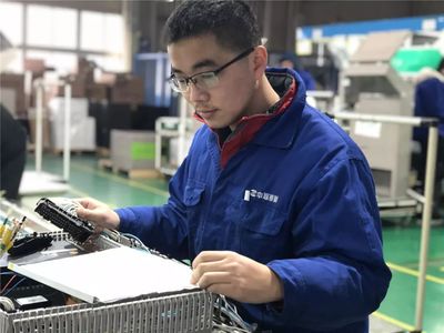 感受榜樣的力量︱優秀員工系列報道(四):吳輝